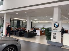 -上海宝信宝马4S店