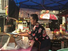 -芒果糯米饭摊子