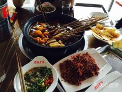 -灌县老妈砂锅串串香(万科红生活广场店)