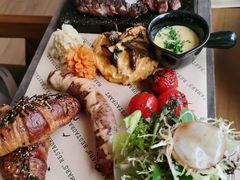 -Mark&Mars Restaurant
