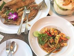 -Chom Cafe and Restaurant