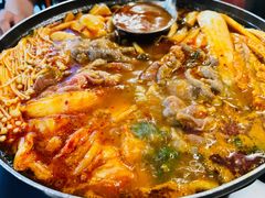 部队锅-MI WU FACTORY米屋美食工厂餐厅(绿地店)
