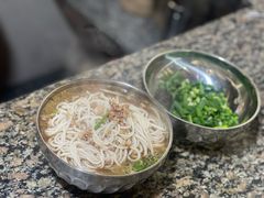 -正宗杨记普洱酸醋米线(总店)