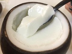 -志龙皇冠吃货椰子铺