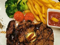 -WOLFGANG PUCK KITCHEN & BAR(迪士尼小镇店)