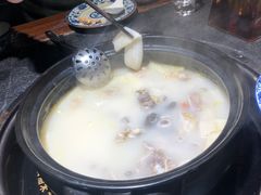 -大匠工房古船木艺术餐厅·猪肚鸡专门店(长白仙岛店)