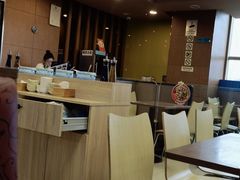 大堂-灵芝妹子海鲜米线(香炉礁山姆店)