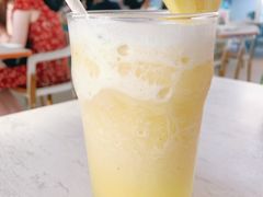 -Cha Cha's Beach Cafe