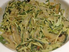 -老码头黑皮肘子锅包肉(赣水路店)