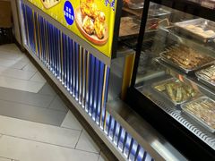 面包甜点陈列柜-裕兴旺老上海特色里脊肉(云瑞邻里中心店)