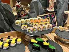 -大中华希尔顿酒店-念自助餐·嗨啤·小龙虾