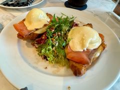 -ROAST coffee & eatery