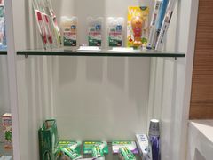 -瑞尔齿科(上海长风大悦城店)