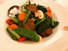 -Thai Pothong Restaurant