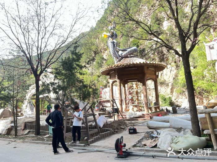 红崖峡谷景区图片