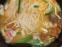 -银米·云南传统过桥米线(双廊黑金冠店)