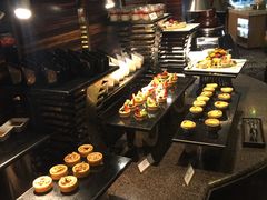 自助取餐区-广州花园酒店-凌璇阁360度高空海鲜自助餐CAROUSEL