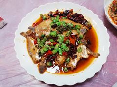 干烧耗儿鱼-洪霞餐馆