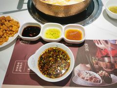 -洪氏嗨捞·广东猪肚鸡·椰子鸡火锅(西咸万象城店)