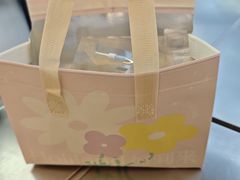 -好利来(上海虹桥新天地Lab主题店)