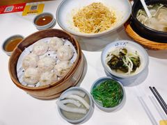 蟹粉小馄饨-馋三尺蟹粉小笼(人民广场店)