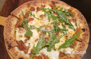 Thunder Thunder Piggy Pizza