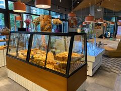 面包甜点陈列柜-Dough&Joe团憩(瑞虹天地月亮湾店)