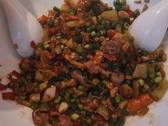 -阿瓦山寨·湘菜现炒·剁椒鱼头王(咸阳总店)