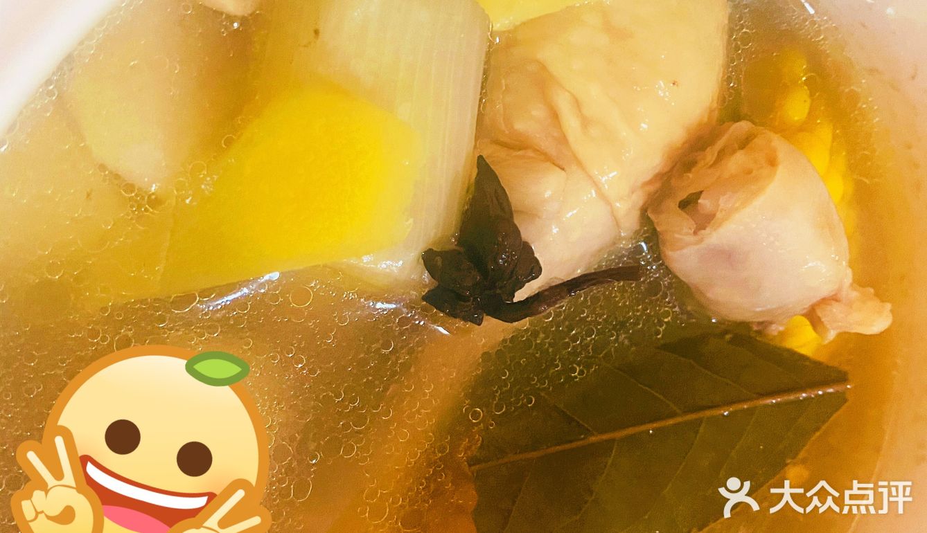 凉拌茄子 紫色的细茄子，掰成小段的，上锅蒸七分熟