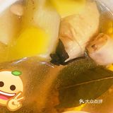 凉拌茄子 紫色的细茄子，掰成小段的，上锅蒸七分熟