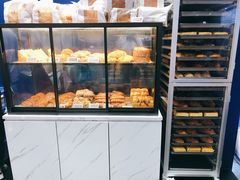 面包甜点陈列柜-幸福西饼面包茶饮(车公庙店)