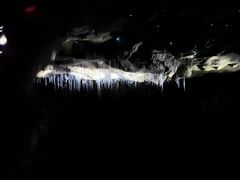 -怀托摩萤火虫洞