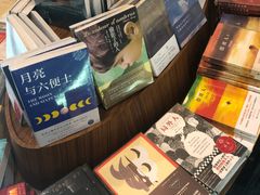 -钟书阁(珍园店)
