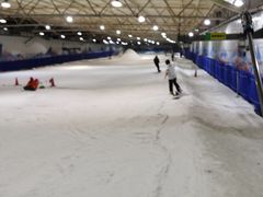 -乔波室内滑雪场