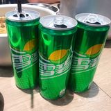 有点无聊，店里有个电视可以看维密秀