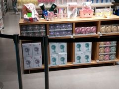 -名创优品(山东青岛华润万象城店)