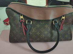 -聚云奢二手奢侈品黄金手表包包回收·中古店(中福城店)