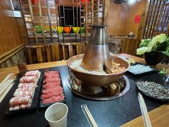 -果松木炭酸菜铜火锅·外婆参鸡汤