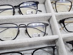 -罗伯特眼镜·蔡司官方授权(罗湖国贸店)