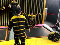 -嘿哟动霸CHUA·新潮玩运动娱乐中心·蹦床滑冰团建乐园
