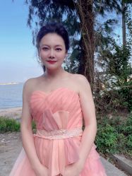 -现代经典婚纱摄影