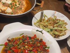 -爱碗亭·鲜炒湖南菜(壹城中心店)