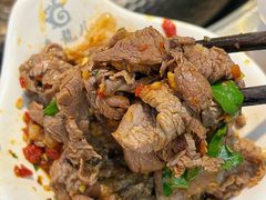 -来龍儿鲜切牛肉自助老火锅