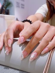 -丽心自助美甲美睫