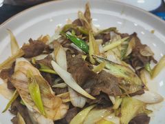 葱爆鲜鹿肉-乔家满族八大碗(流水沟店)