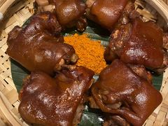 金牌烤猪蹄-中8楼风尚云南菜(颐堤港店)