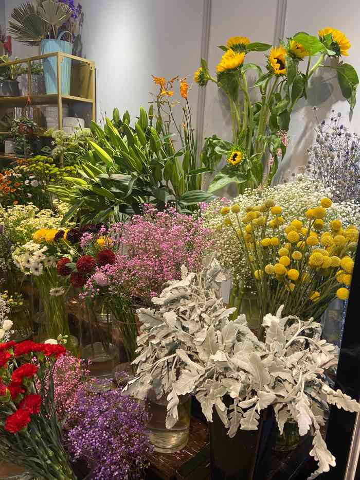 花里花店(荣科路店)-"荣科路那边感觉比以前热闹多了周边住宅楼.