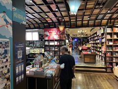 -钟书阁(松江泰晤士小镇店)