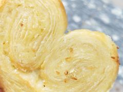 小蝴蝶酥-上海哈尔滨食品厂(淮海中路店)