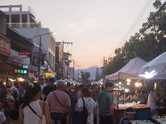 -周日夜市
